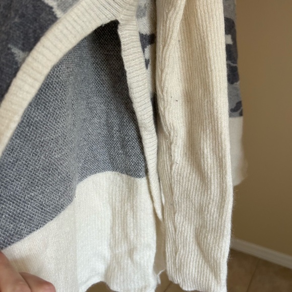 Banana Republic Camo Open Front Gray and White Size XS Long Sleeve Cardigan - Picture 6 of 8